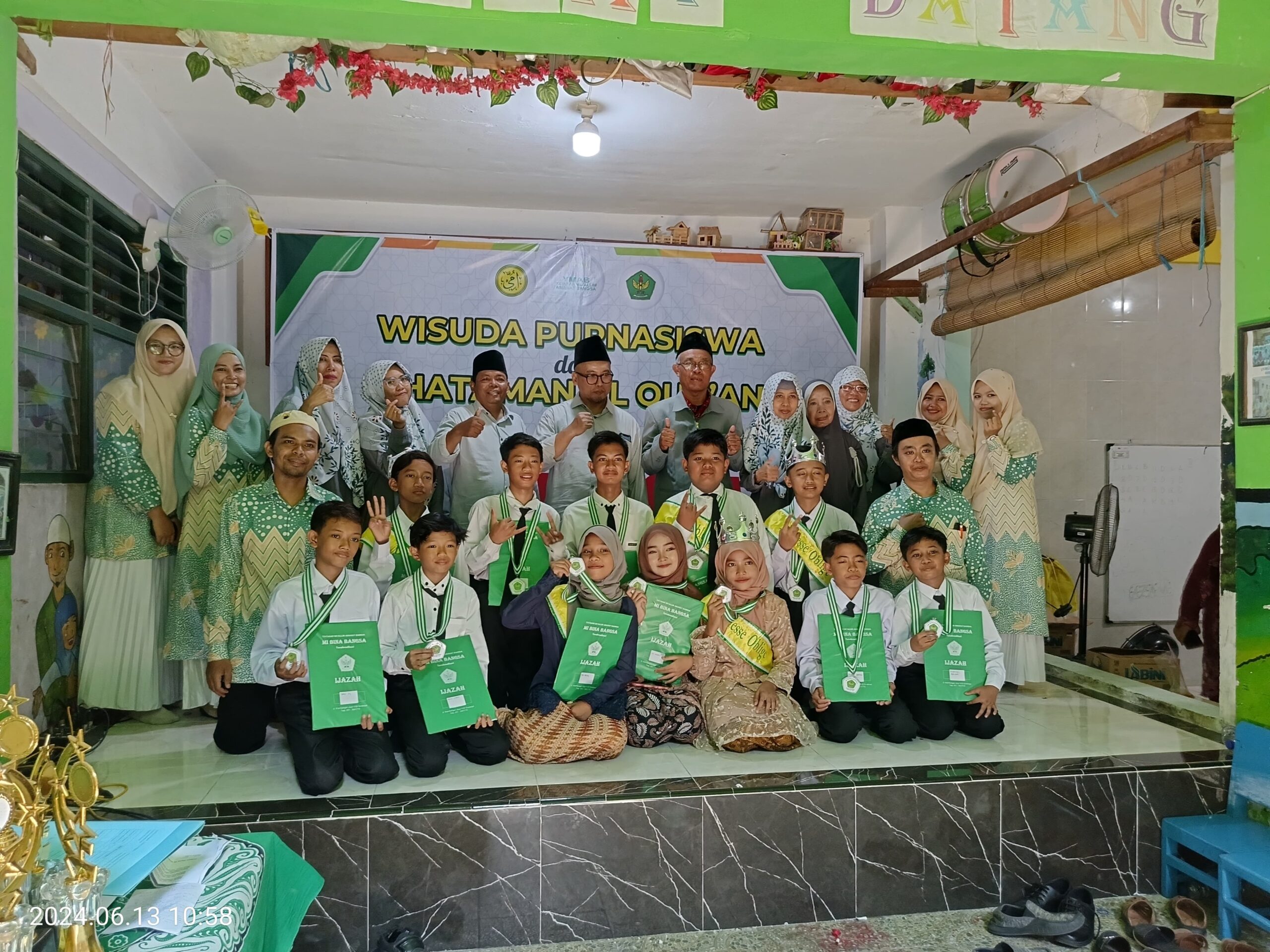 Wisuda & Khotaman Wisuda & Khotaman